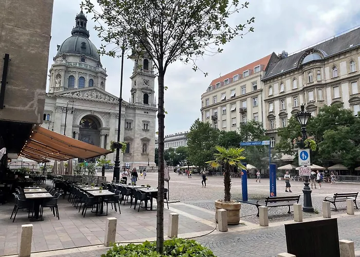 Cathedral Corner Apartment